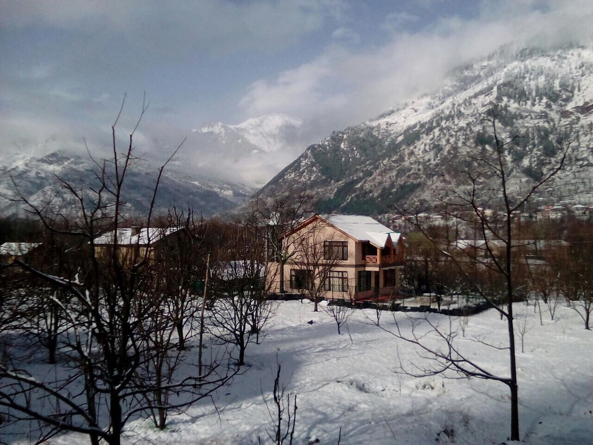 Adb Rooms Snow Touch Resort Manali  Exterior photo
